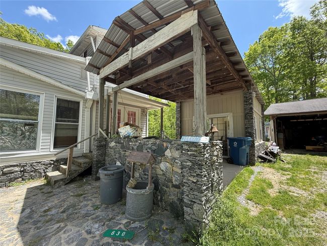 630 Deer Chase Cir, House other with 4 bedrooms, 3 bathrooms and null parking in Cedar Mountain NC | Image 4