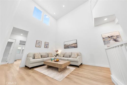 885 Poppy Ct, Montebello, CA, 90640-2222 | Card Image