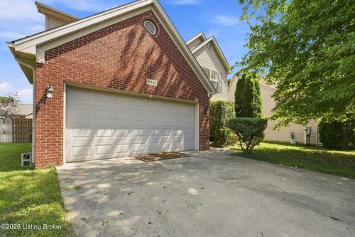 11405 Walnut Farm Pl, Louisville, KY, 40229 | Card Image