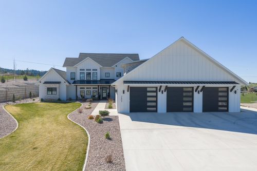 2605 Top Shelf Ave, Spearfish, SD, 57783-3332 | Card Image