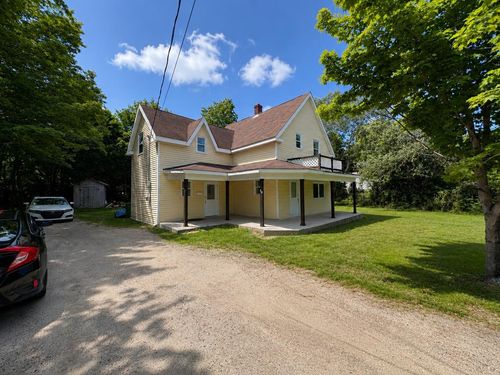 89 St. Phillips St, House with 4 bedrooms, 2 bathrooms and null parking in Bridgewater NS | Card Image
