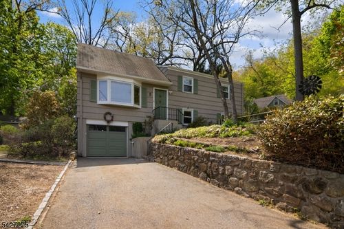 11 Watchtower Rd, Denville, NJ, 07834-1720 | Card Image