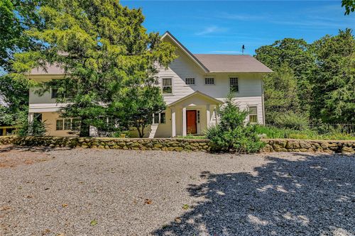 825 Munn Ln, Orient, NY, 11957-1014 | Card Image