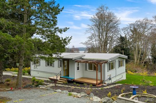 15393 Dewey Crest Ln, Anacortes, WA, 98221-8204 | Card Image