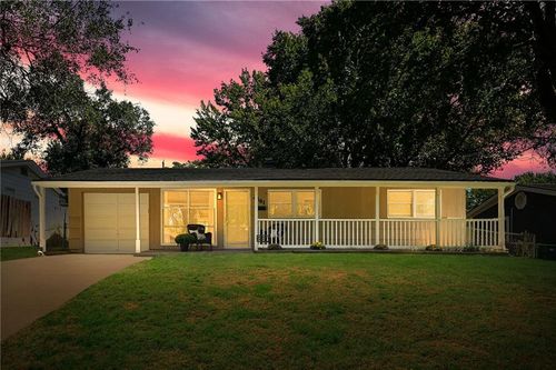 2641 S 51st Ter, Kansas City, KS, 66106-3305 | Card Image