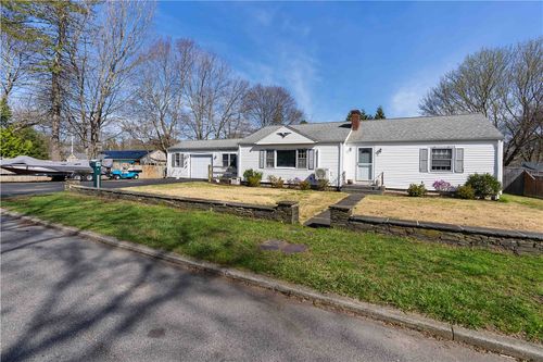 11 Terrace Dr, Bristol, RI, 02809-2805 | Card Image