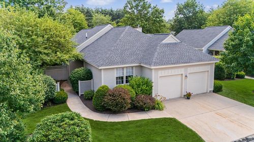 27 Gleneagle Drive, Bedford, NH, 03110 | Card Image