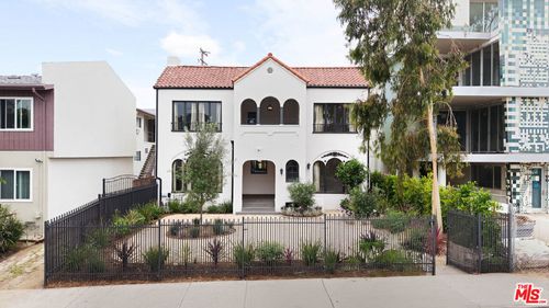 1007 N Genesee Ave, West Hollywood, CA, 90046-6201 | Card Image
