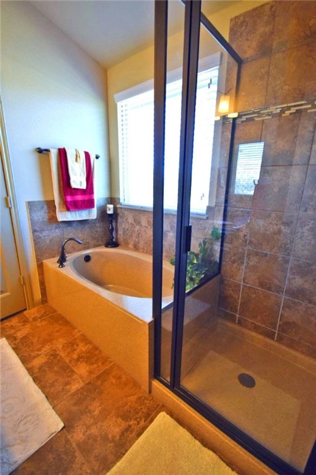 master bathroom | Image 22