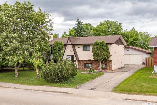 2834 Dunn Drive, Prince Albert, SK, S6V6K7 | Card Image
