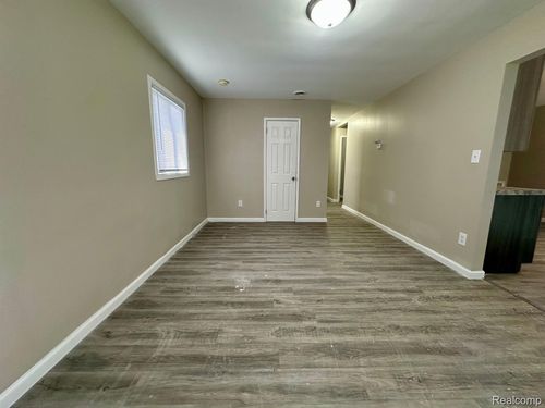 13955 Dolphin St, Detroit, MI, 48223-2501 | Card Image