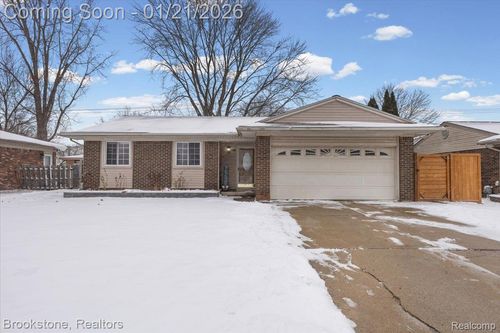 23601 Cedar Ridge Dr, Brownstown Twp, MI, 48174-9307 | Card Image