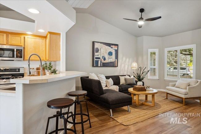 10972 W Spring River St, House other with 3 bedrooms, 3 bathrooms and 2 parking in Boise ID | Image 8