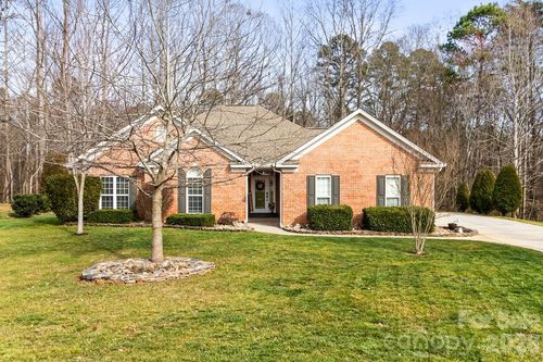 7695 Sedgebrook Dr E, Stanley, NC, 28164-9743 | Card Image