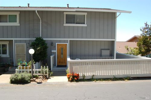 27-117 Sunset Cir, Benicia, CA, 94510-2079 | Card Image