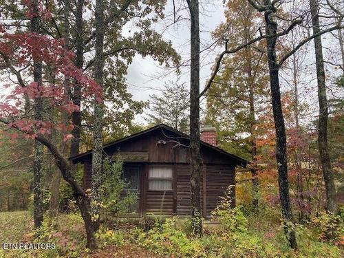 225 Pleasant View Loop, Clinton, TN, 37716-5718 | Card Image