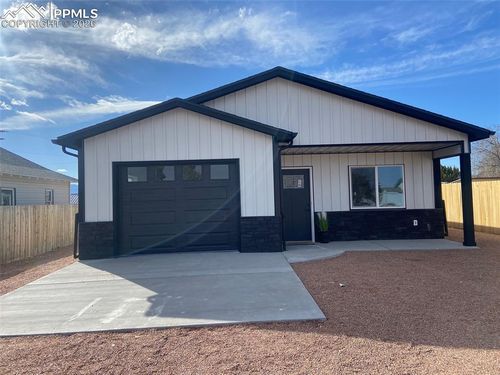 103 Illinois St, Penrose, CO, 81240-9668 | Card Image