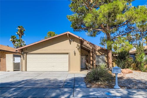 4723 Desert Vista Rd, Las Vegas, NV, 89121-5623 | Card Image