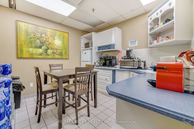 390 Bradwick Dr, Home with 0 bedrooms, 5 bathrooms and 100 parking in Concord ON | Image 34