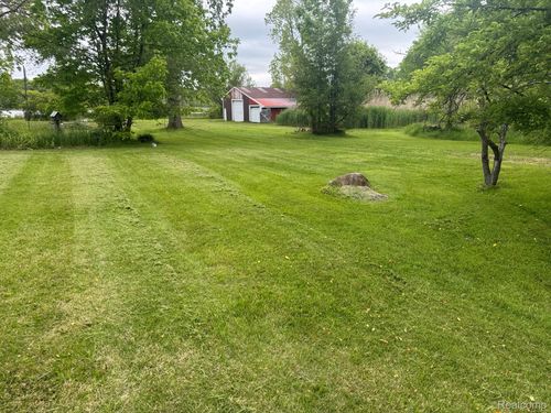 9910 Highland Rd, White Lake, MI, 48386-2321 | Card Image