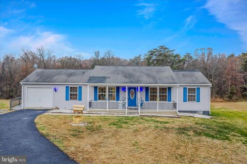 30 Shiloh Ct, GERRARDSTOWN, WV, 25420-4037 | Card Image