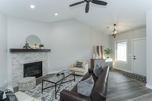 877 Picadilly Ln Nw, Rochester, MN, 55901-3481 | Card Image