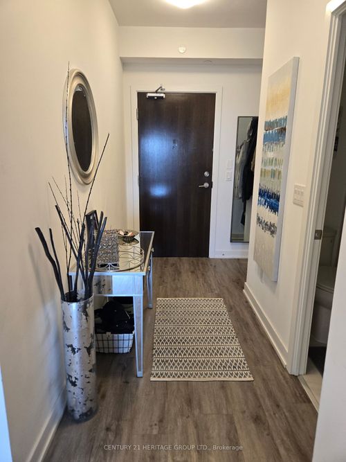 304-630 Greenwood Ave, Toronto, ON, M4J0A8 | Card Image