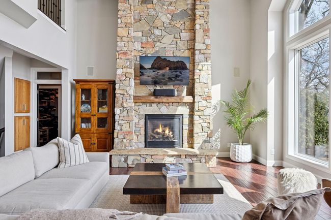 Living Room View 3 | Image 8