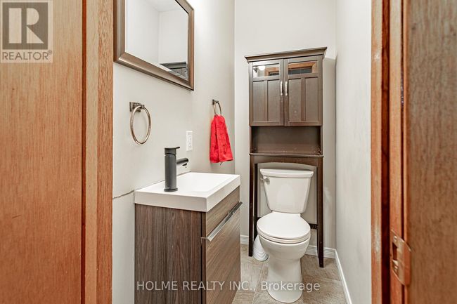 7401 Bond Rd, House other with 3 bedrooms, 2 bathrooms and 10 parking in Port Franks ON | Image 24