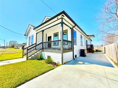 2420 Maureen Ln, Meraux, LA, 70075-2743 | Card Image