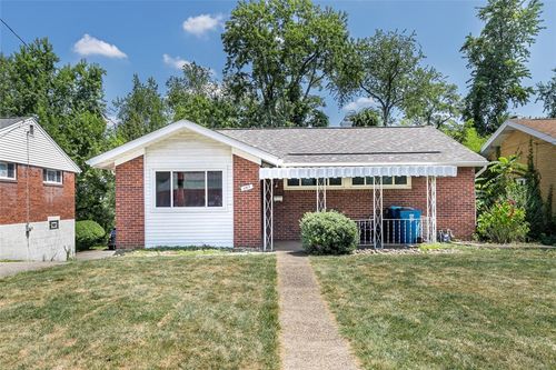 240 Kingston Dr, Pittsburgh, PA, 15235-5244 | Card Image