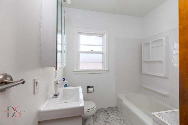 205 Pleasant Ave, House other with 3 bedrooms, 1 bathrooms and 2 parking in Ottawa IL | Image 11