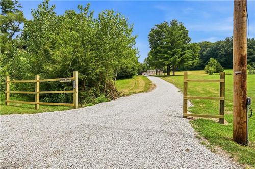 19607 Fightmaster Rd, Trimble, MO, 64492-9771 | Card Image