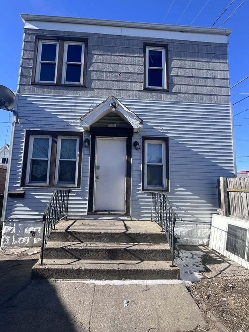 2321 S 12th St, Milwaukee, WI, 53215-3108 | Card Image