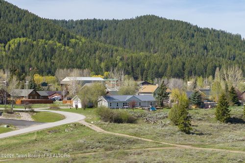 540 Forest Circle Dr, Alpine, WY, 83128 | Card Image