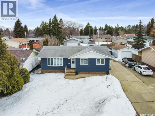 804 Robison St, Indian Head, SK, S0G2K0 | Card Image