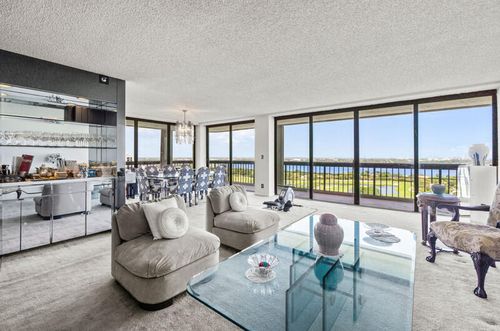 2001-1900 Consulate Pl, West Palm Beach, FL, 33401-1816 | Card Image