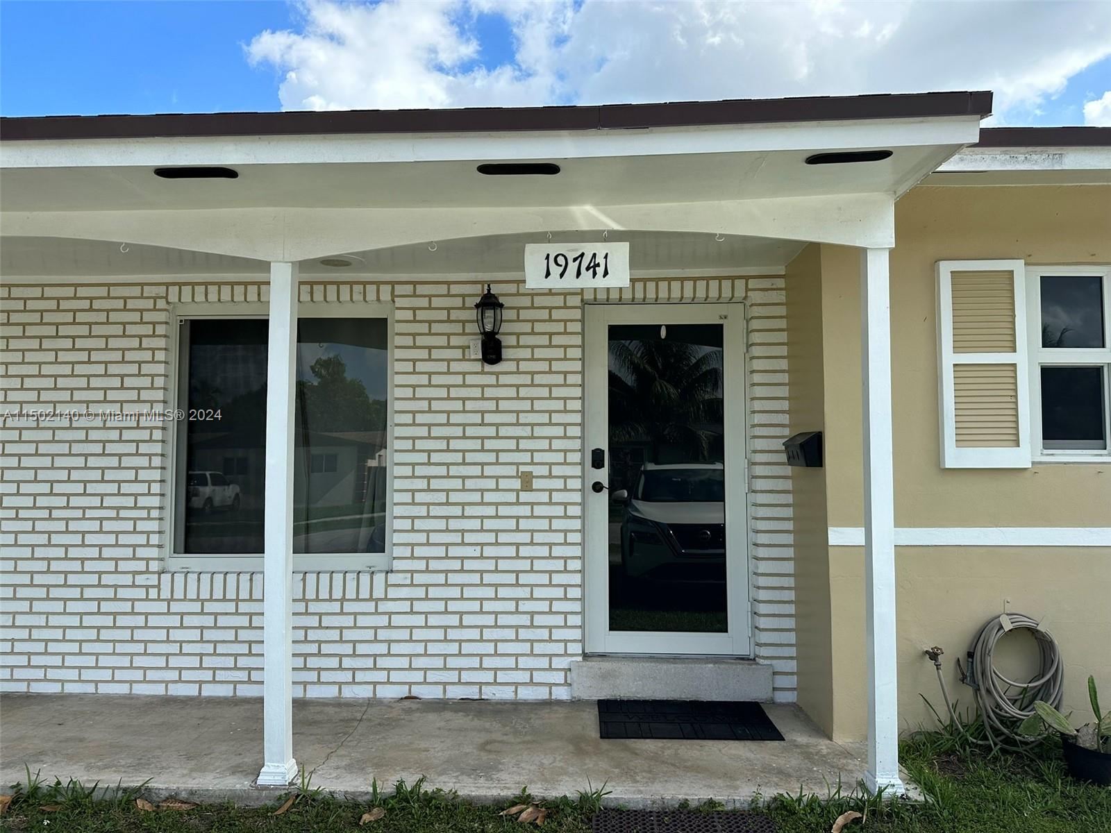 19741 Sw 117th Ct, For Sale in Miami Zoocasa