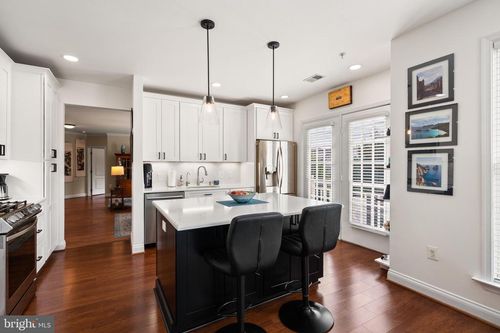 apt-301-305 Redland Blvd, ROCKVILLE, MD, 20850-5984 | Card Image