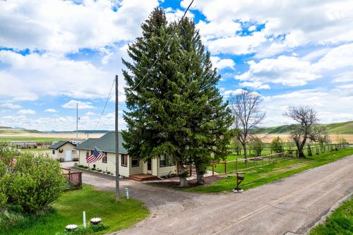 81 Eaton Ave, Great Falls, MT, 59405-8106 | Card Image