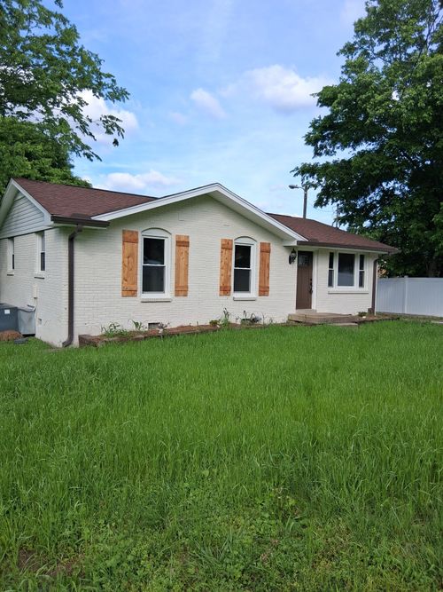 102 Savely Ct, Hendersonville, TN, 37075-3221 | Card Image