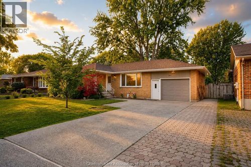 141 Lancefield Pl, House with 3 bedrooms, 1 bathrooms and null parking in Chatham ON | Card Image