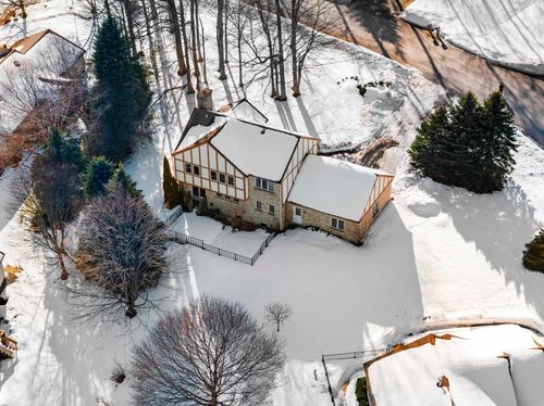 5270 N Liberty Dr, Traverse City, MI, 49685-9705 | Card Image