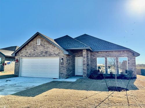 2605 W South St, Collinsville, OK, 74021 | Card Image