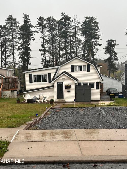 308 W Triumph St, Ebensburg, PA, 15931-1841 | Card Image