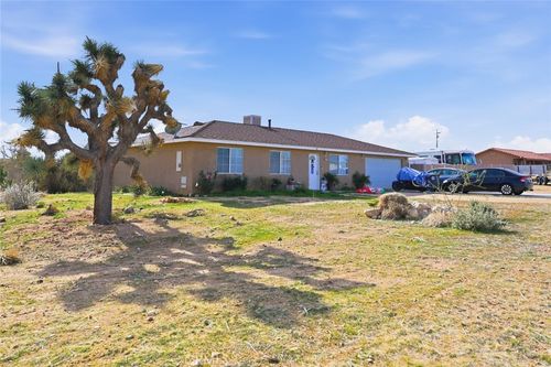 58375 Del Mar St, Yucca Valley, CA, 92284-8611 | Card Image