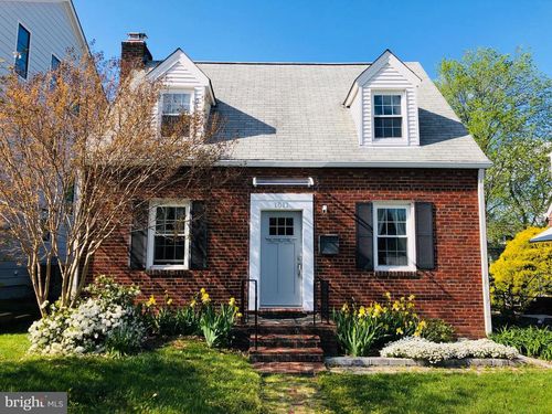 1011 21st St S, ARLINGTON, VA, 22202-2112 | Card Image