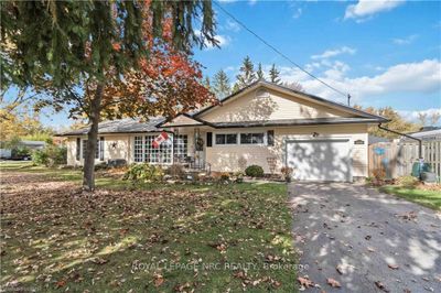 3208 Young Ave, House other with 3 bedrooms, 2 bathrooms and 3 parking in Ridgeway ON | Image 3