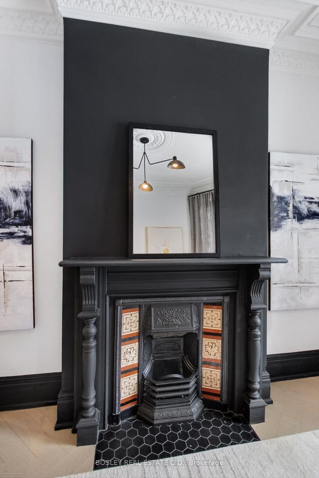 282 Crawford St, House attached with 5 bedrooms, 4 bathrooms and 1 parking in Toronto ON | Image 5