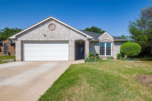 6304 Brookcrest Dr, Arlington, TX, 76018-2956 | Card Image